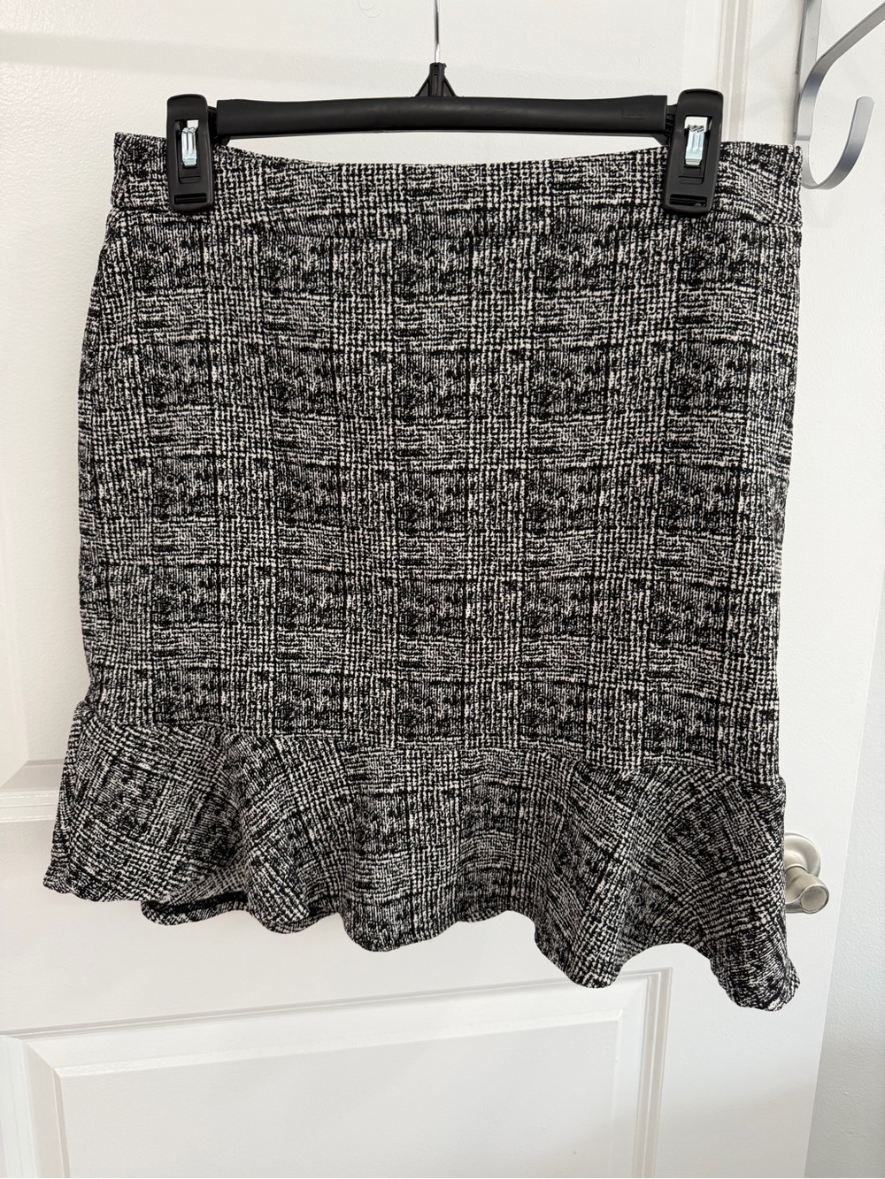 Banana Republic Black & White Tweed Ruffle-Hem Pencil Skirt